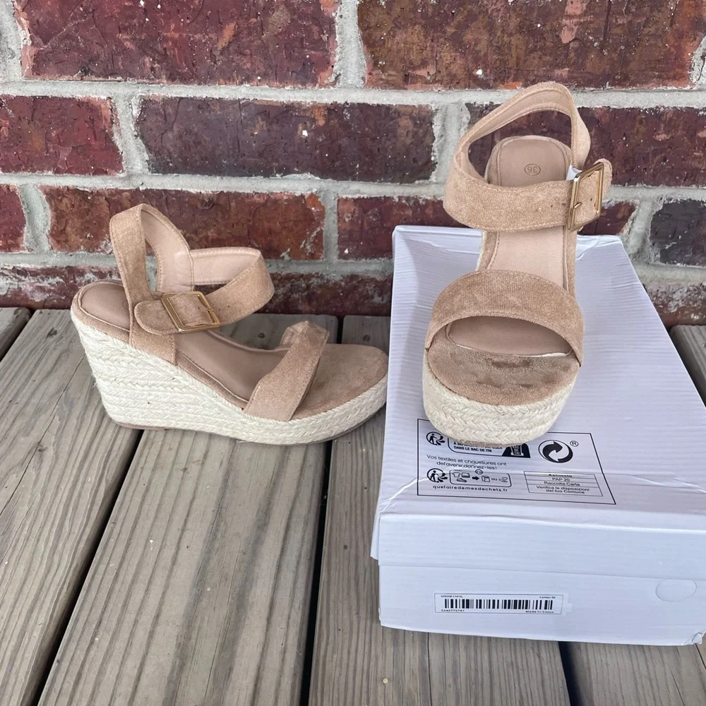 Women’s Camel Color Ankle Strap Platform Wedge Sandals Size EU 36 US 5.5